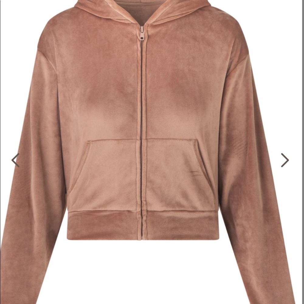 SKIMS 2 piece outfit all in Color Sienna Velour Fleece Hoodie and Joggers.